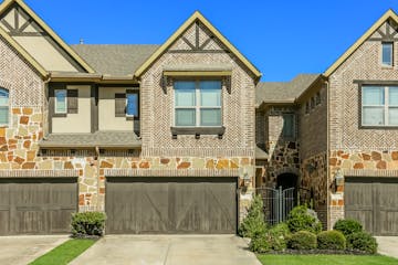 1007 Brook Forest Ln Euless, TX 76039